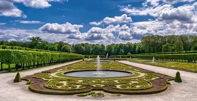 Comment optimiser l'éclairage pour un jardin accueillant