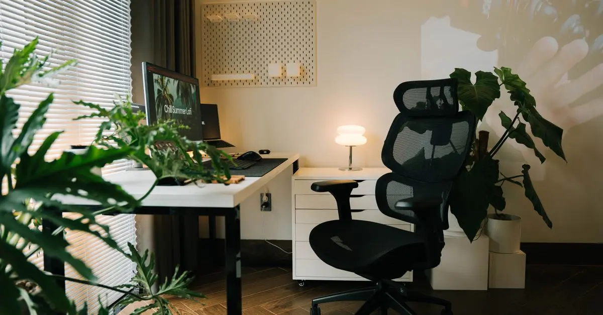 How to Choose the Right Lighting for Your Home Office