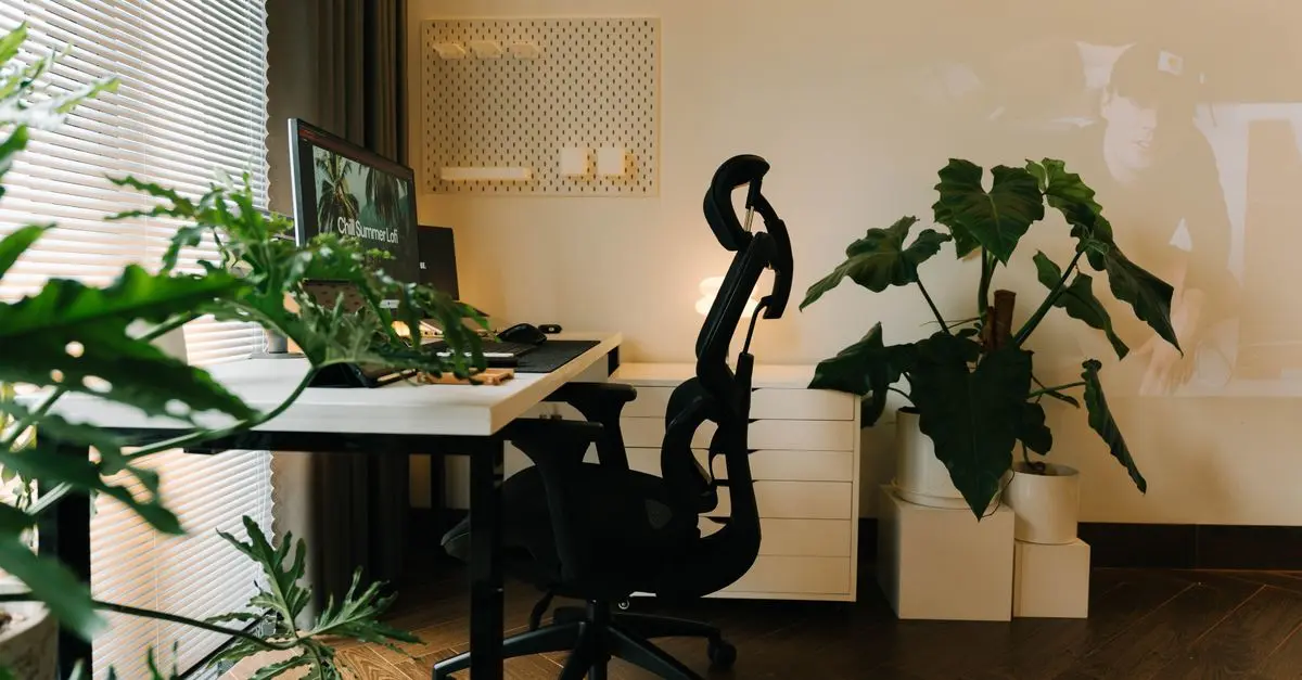 Choosing the Right Lighting for Your Home Office