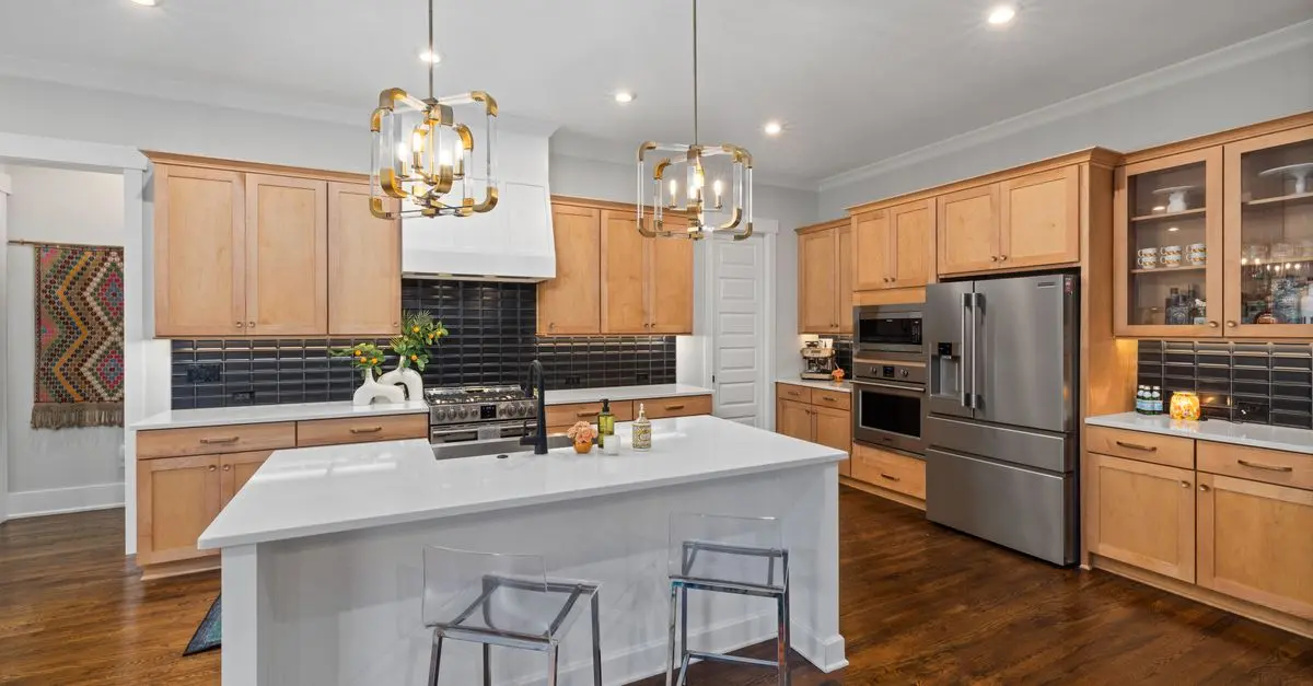 10 Essential Tips for Choosing the Right Lighting for Your Kitchen