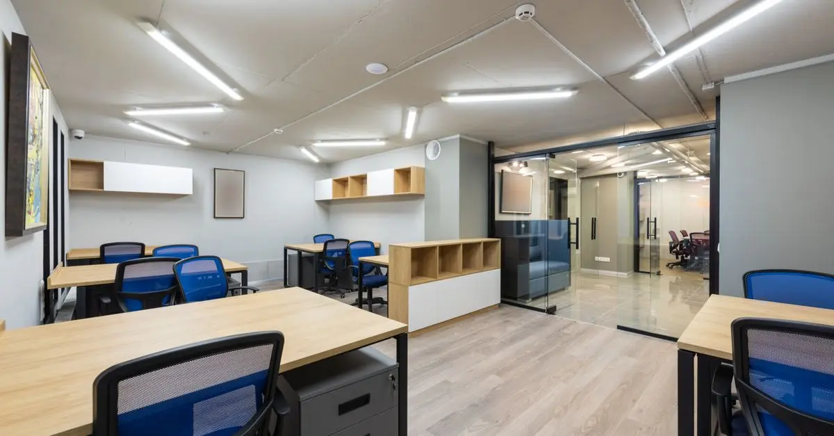 Comment choisir l'éclairage idéal pour un espace de travail