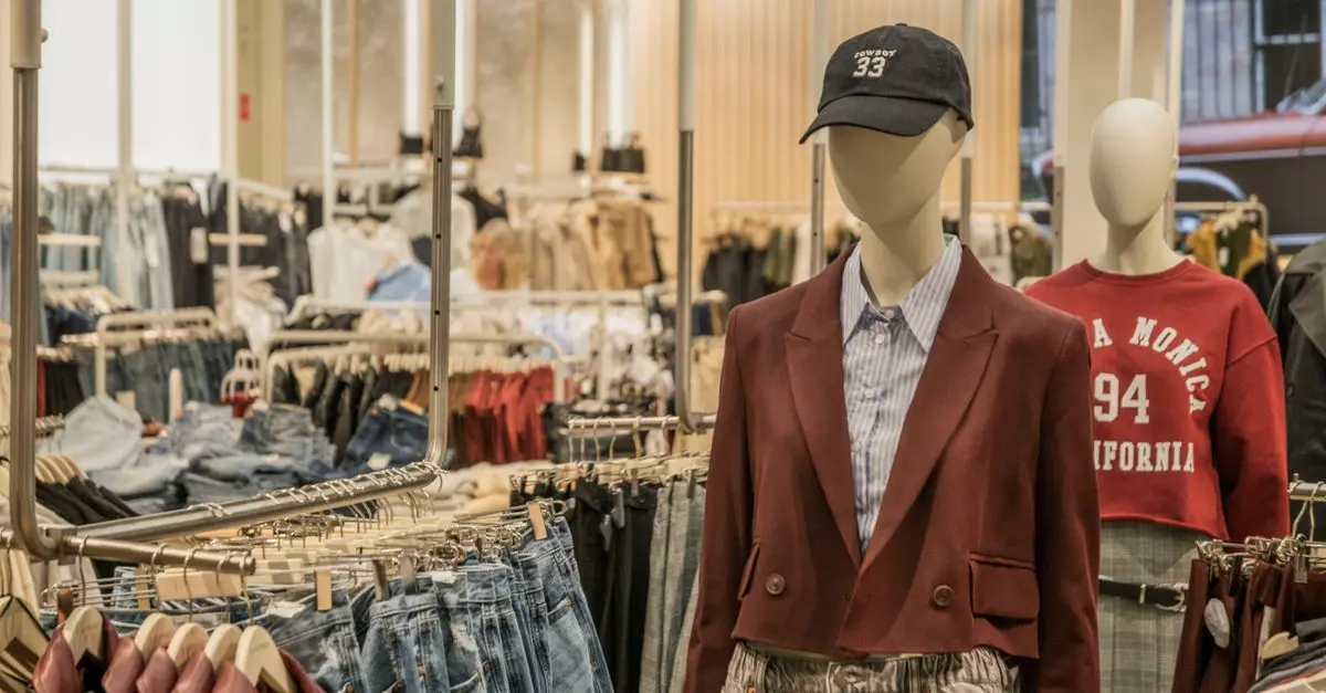Optimal Lighting Strategies for Retail Spaces