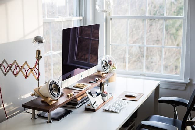 Choosing the Right Lighting for Your Home Office Space