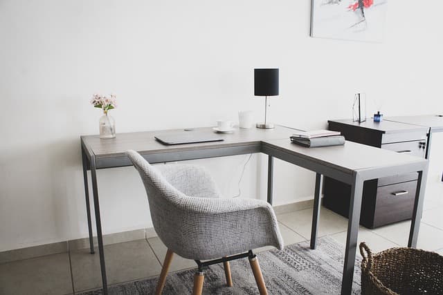 Comment choisir les meilleures lampes pour votre bureau à domicile